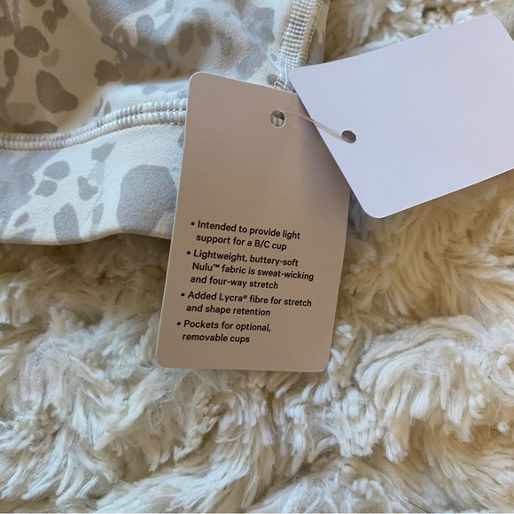 NWT lululemon Flow Y Nulu Bra - Picture 5 of 7